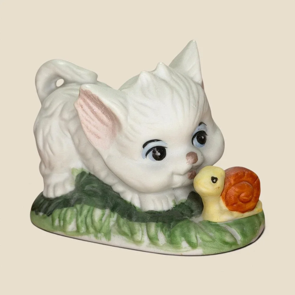 Lefton White Kitten with Snail Figurine Vintage Porcelain Cat Hand Painted 3.5